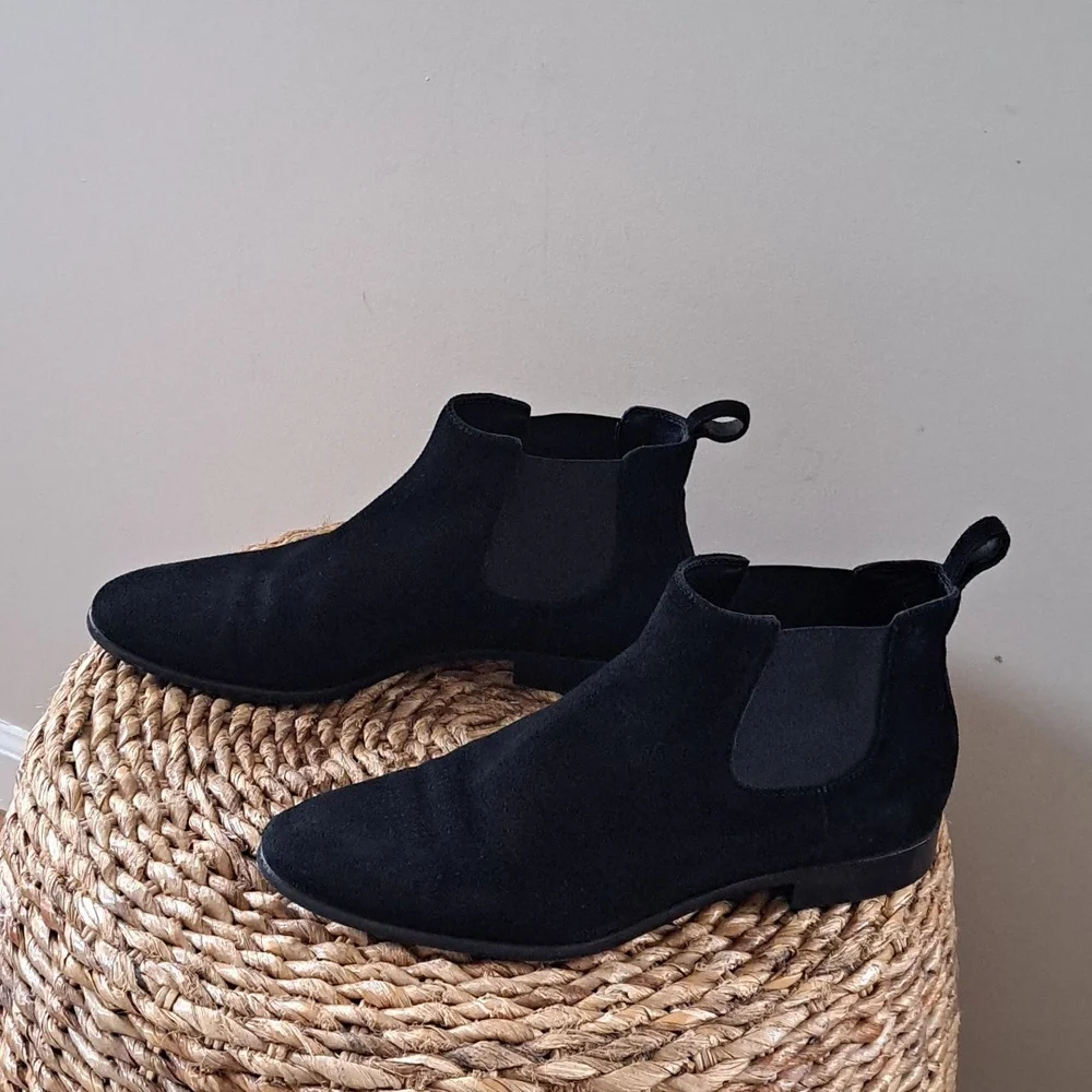 M. Gemi Womens Black Perforated Suede Ankle Booties‎ Elastic Sides EU40/US9.5